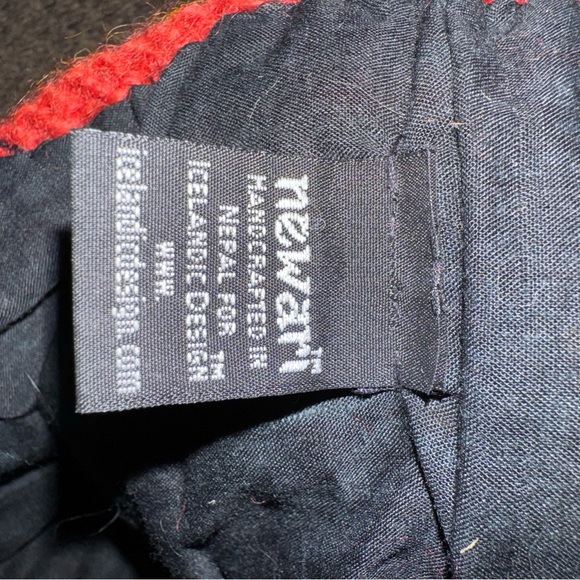 Newari Icelandic Design 100% Wool Knit Hat Ear Flaps Made in Nepal Women’s OS - Picture 8 of 9